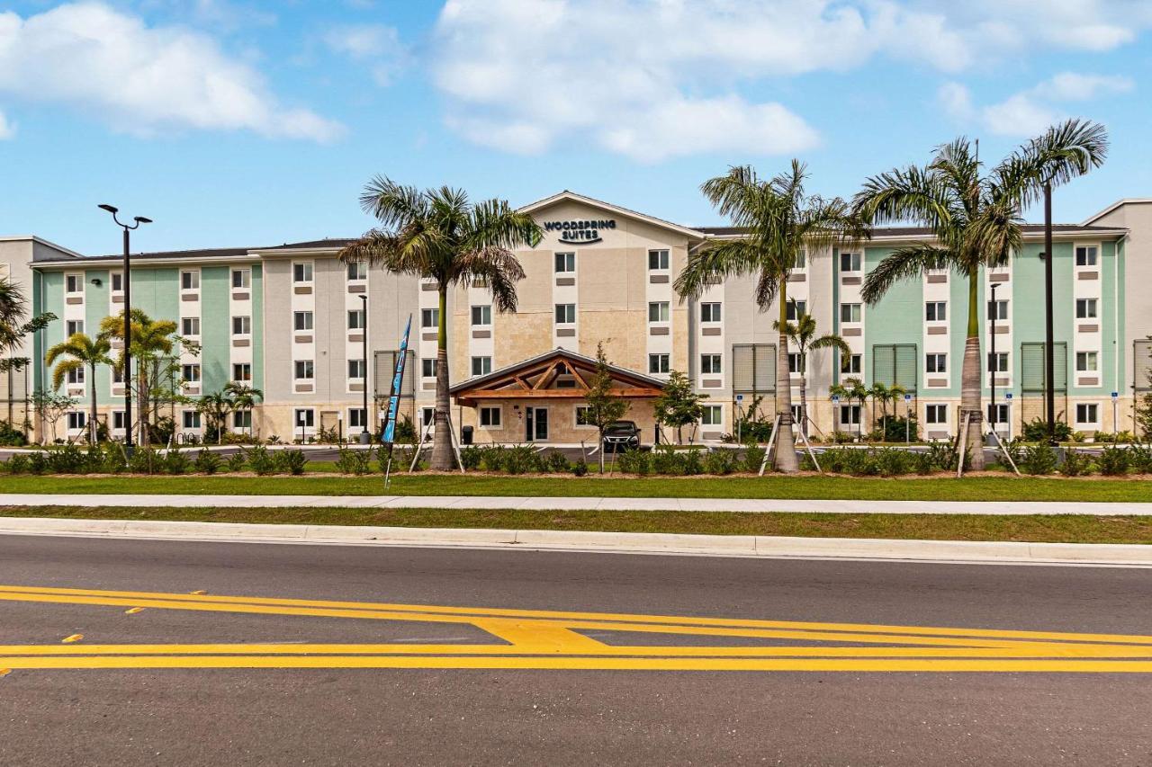 Woodspring Suites Naples Golden Gate Zewnętrze zdjęcie